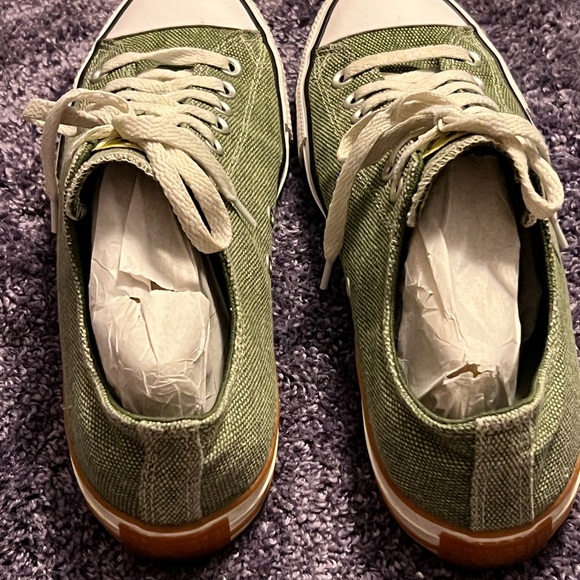 Converse Safe Green Lo Top Sneakers-Men 9.5 /Women 11.5/Great pre-loved- - Picture 10 of 11
